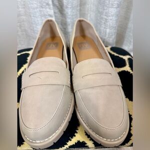 DV by Dolce Vita Carley Loafers Women’s Size 8.5 Beige Faux Leather Slip-On